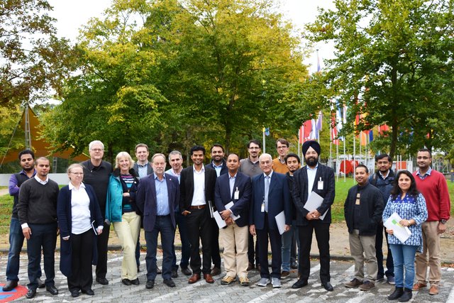 Group photo after the round table discussion (Photo: Markus Bernards).