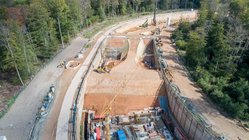 Parts of the ring accelerator tunnel SIS100 covered with earth again Photo: M. Konradt/GSI Helmholtzzentrum für Schwerionenforschung GmbH